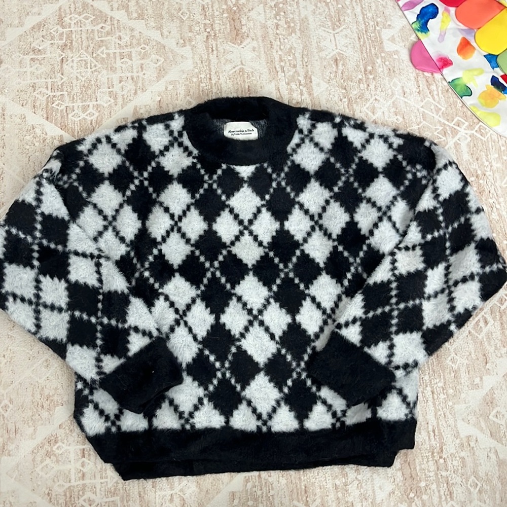 SALE! Abercrombie and Fitch sweater